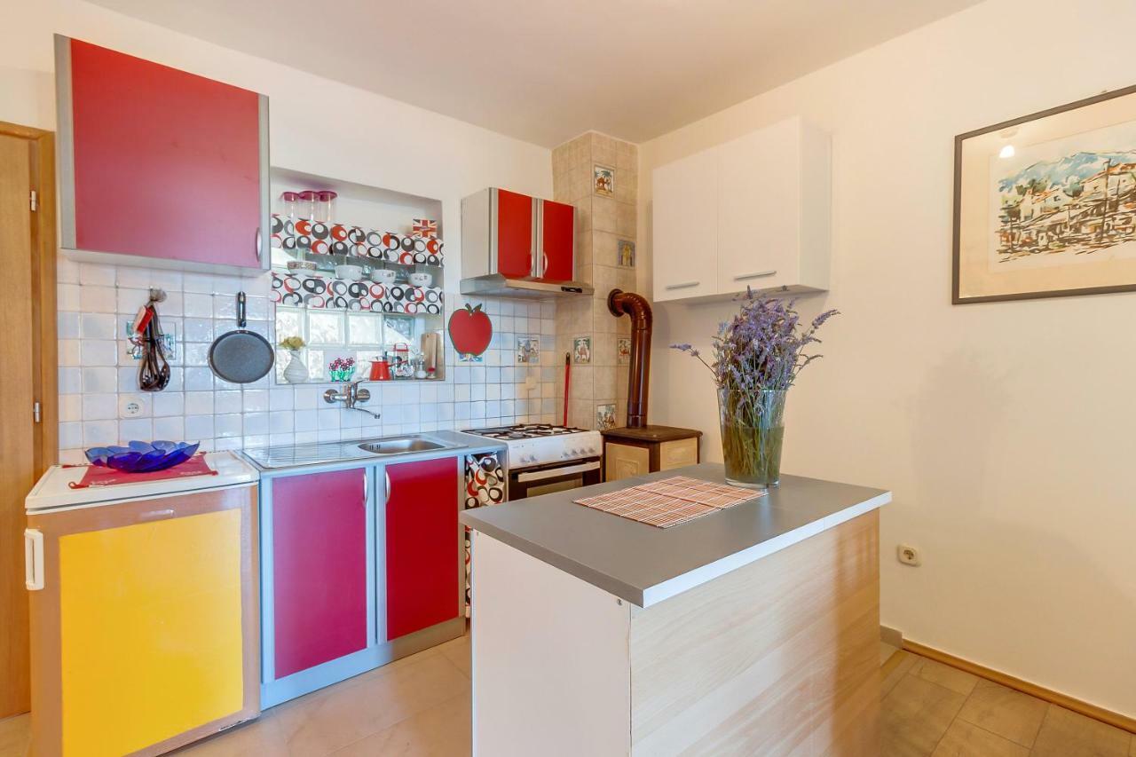 Apartment Matija Čunski Exterior photo